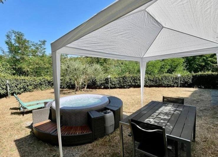 Rustico Jacuzzi & Wine Lejlighed La Collina Eksteriør billede
